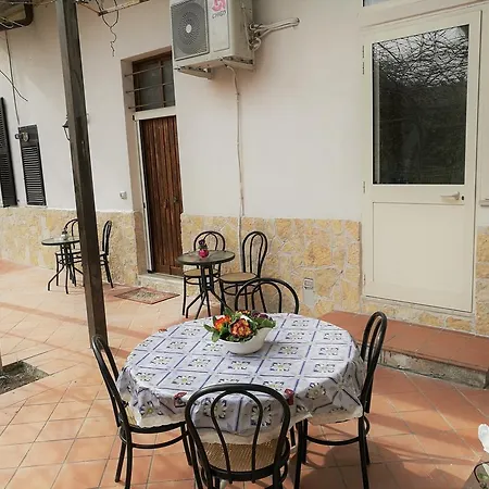 Aloha House Affittacamere 4*
